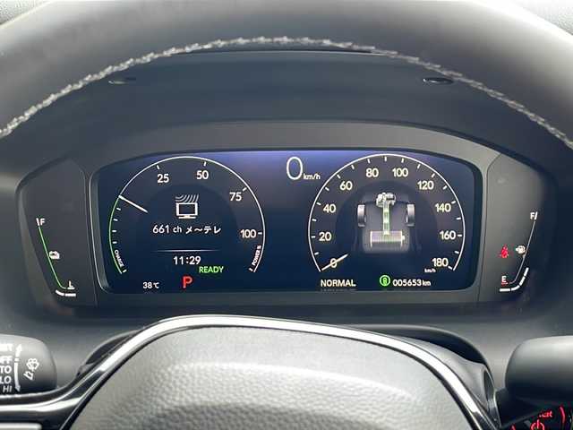 ホンダ ＺＲ－Ｖ ハイブリッド e:HEV Z 岐阜県 2024(令6)年 0.6万km プラチナホワイトパール ワンオーナー/Honda CONNECT ディスプレー（メーカー標準９インチ）/フルセグTV/AppleCarPlay/AndroidAuto/Bluetooth/USB/iPod/全方位カメラ/ホンダセンシング/レーダークルーズコントロール/衝突被害軽減システム/ブラインドスポットモニター/前後コーナーセンサー/プレミアムサウンド（BOSE）/ワイヤレス充電/本革シート（黒色）/運転席・助手席シートヒーター・ステアリングヒーター/運転席・助手席パワーシート・シートメモリ/ビルトインETC2.0/電動パーキング・ブレーキホールド/MTモード付AT・パドルシフト/LEDヘッドライト/オートライト・オートマチックハイビーム/純正18インチハイビーム/純正フロアマット・Clazzio製フロアマット（防汚のため）/スマートキー/スペアキーあり/プッシュスタート/禁煙車