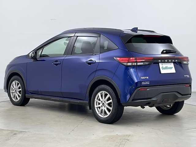 日産 ノート オーテック クロスオーバーFOUR 長野県 2022(令4)年 2.8万km オーロラフレアブルーパール ・４ＷＤ/・ワンオーナー車/・純正ナビ＆ＴＶ＆ＢＴ＆ＤＶＤ＆ＣＤ/・全方位カメラ/・エマージェンシーブレーキ/・車線逸脱警報/・車線逸脱防止支援/・後方車輛検知警報/・後側方衝突防止支援/・標識検知支援/・駐車支援/・後退時車両検知警報/・ふらつき警報/・寒冷地仕様/・レザー調シート/・前席シートヒーター/・革巻きハンドル/・ステアリングヒーター/・ドアミラーウィンカー＆ヒーター/・オートライト/・オートマチックハイビーム/・ＬＥＤヘッドライト/・ＬＥＤフォグランプ/・社外前後ドライブレコーダー（ＳＮ－ＴＷ８４）/・純正リモコンスターター/・夏タイヤ純正オーテックアルミ付き積込