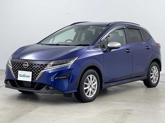 日産 ノート オーテック クロスオーバーFOUR 長野県 2022(令4)年 2.8万km オーロラフレアブルーパール ・４ＷＤ/・ワンオーナー車/・純正ナビ＆ＴＶ＆ＢＴ＆ＤＶＤ＆ＣＤ/・全方位カメラ/・エマージェンシーブレーキ/・車線逸脱警報/・車線逸脱防止支援/・後方車輛検知警報/・後側方衝突防止支援/・標識検知支援/・駐車支援/・後退時車両検知警報/・ふらつき警報/・寒冷地仕様/・レザー調シート/・前席シートヒーター/・革巻きハンドル/・ステアリングヒーター/・ドアミラーウィンカー＆ヒーター/・オートライト/・オートマチックハイビーム/・ＬＥＤヘッドライト/・ＬＥＤフォグランプ/・社外前後ドライブレコーダー（ＳＮ－ＴＷ８４）/・純正リモコンスターター/・夏タイヤ純正オーテックアルミ付き積込