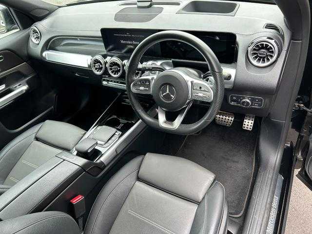 メルセデス・ベンツ Ｍ・ベンツ ＧＬＢ２００ｄ 4マチック AMGライン 埼玉県 2022(令4)年 4.7万km 黒 ワンオーナー　/黒ハーフレザーシート　/レーダーセフティＰＫＧ　/ナビゲーションＰＫＧ　/全周囲カメラ　/アダプティブクルーズコントロール　/ブラインドスポットモニター　/シートヒーター　/電動リアゲート　/ＬＥＤ