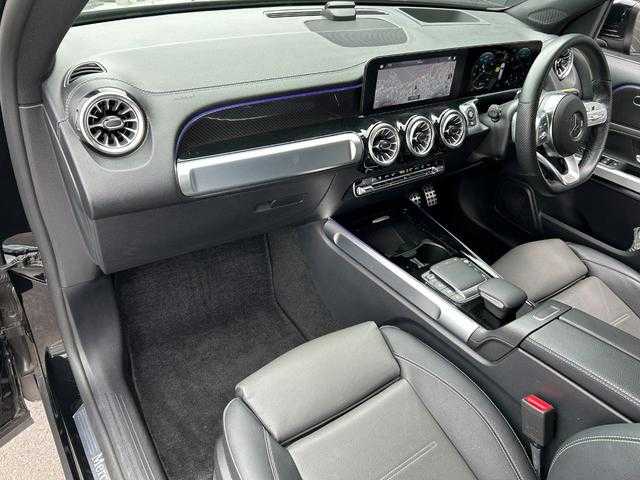 メルセデス・ベンツ Ｍ・ベンツ ＧＬＢ２００ｄ 4マチック AMGライン 埼玉県 2022(令4)年 4.7万km 黒 ワンオーナー　/黒ハーフレザーシート　/レーダーセフティＰＫＧ　/ナビゲーションＰＫＧ　/全周囲カメラ　/アダプティブクルーズコントロール　/ブラインドスポットモニター　/シートヒーター　/電動リアゲート　/ＬＥＤ