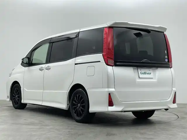 トヨタ ヴォクシー ZS 煌 群馬県 2016(平28)年 6万km ホワイトパールクリスタルシャイン 雹害車　フリップダウンモニター　純正９インチナビ　バックカメラ　両側パワースライドドア　ＬＥＤライト　ＡＨＢ　シートカバー　社外１６インチＡＷ　ステアリングリモコン　ドライブレコーダー　ＥＴＣ