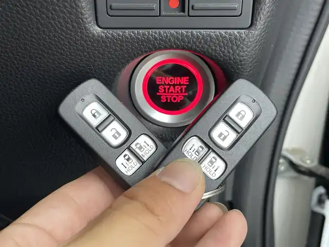 ホンダ Ｎ ＢＯＸ カスタム G L ターボ ホンダセンシング 群馬県 2018(平30)年 3.8万km プラチナホワイトパール 純正8インチナビ(AM/FM/Bluetooth/フルセグTV//CD/DVD/SD/USB/AppleCarPlay)/バックモニター/Honda SENSING/ ・衝突軽減ブレーキ/ ・誤発進抑制機能/後方誤発進抑制機能/ ・歩行者事故低減ステアリング/ ・路外逸脱抑制機能/ ・アダプティブクルーズコントロール/ ・車線維持支援システム/ ・オートハイビーム/ ・先行車発進お知らせ機能/ ・標識認識機能/両側パワースライドドア/パドルシフト/純正前後方ドライブレコーダー/ビルトインETC/プッシュスタート/スマートキー/スペアキー有