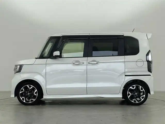 ホンダ Ｎ ＢＯＸ カスタム G L ターボ ホンダセンシング 群馬県 2018(平30)年 3.8万km プラチナホワイトパール 純正8インチナビ(AM/FM/Bluetooth/フルセグTV//CD/DVD/SD/USB/AppleCarPlay)/バックモニター/Honda SENSING/ ・衝突軽減ブレーキ/ ・誤発進抑制機能/後方誤発進抑制機能/ ・歩行者事故低減ステアリング/ ・路外逸脱抑制機能/ ・アダプティブクルーズコントロール/ ・車線維持支援システム/ ・オートハイビーム/ ・先行車発進お知らせ機能/ ・標識認識機能/両側パワースライドドア/パドルシフト/純正前後方ドライブレコーダー/ビルトインETC/プッシュスタート/スマートキー/スペアキー有