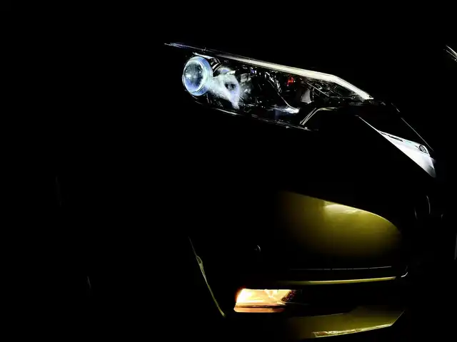 日産 ノート e－パワー メダリスト 群馬県 2018(平30)年 3.7万km オリーブグリーン SRSカーテンエアバッグシステム/＝＝＝＝＝＝＝＝＝/純正ナビ(MM318D-W)/AM/FM/CD/DVD/BT/フルセグ/ETC/インテリジェントアラウンドビューモニター/インテリジェントルームミラー/インテリジェントクルーズコントロール/インテリジェント エマージェンシーブレーキ/LDW（車線逸脱警報）/踏み間違い衝突防止アシスト/フロント&バックソナー/インテリジェント LI（車線逸脱防止支援システム）/車両接近通報装置/スマートキー/プッシュスタート/LEDヘッドライト