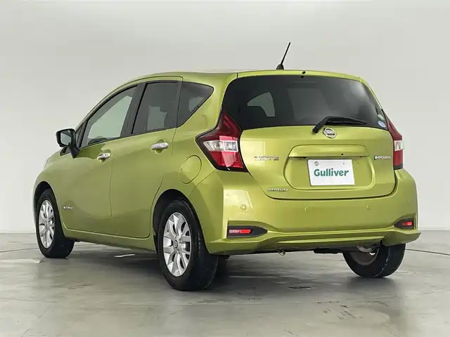 日産 ノート e－パワー メダリスト 群馬県 2018(平30)年 3.7万km オリーブグリーン SRSカーテンエアバッグシステム/＝＝＝＝＝＝＝＝＝/純正ナビ(MM318D-W)/AM/FM/CD/DVD/BT/フルセグ/ETC/インテリジェントアラウンドビューモニター/インテリジェントルームミラー/インテリジェントクルーズコントロール/インテリジェント エマージェンシーブレーキ/LDW（車線逸脱警報）/踏み間違い衝突防止アシスト/フロント&バックソナー/インテリジェント LI（車線逸脱防止支援システム）/車両接近通報装置/スマートキー/プッシュスタート/LEDヘッドライト