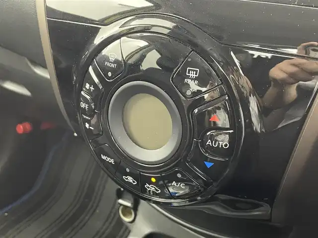 日産 ノート e－パワー メダリスト 群馬県 2018(平30)年 3.7万km オリーブグリーン SRSカーテンエアバッグシステム/＝＝＝＝＝＝＝＝＝/純正ナビ(MM318D-W)/AM/FM/CD/DVD/BT/フルセグ/ETC/インテリジェントアラウンドビューモニター/インテリジェントルームミラー/インテリジェントクルーズコントロール/インテリジェント エマージェンシーブレーキ/LDW（車線逸脱警報）/踏み間違い衝突防止アシスト/フロント&バックソナー/インテリジェント LI（車線逸脱防止支援システム）/車両接近通報装置/スマートキー/プッシュスタート/LEDヘッドライト