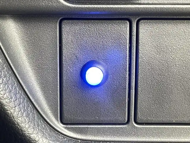 ホンダ ＺＲ－Ｖ ハイブリッド e:HEV Z 沖縄県 2023(令5)年 1.5万km クリスタルブラックパール 純正ディスプレイオーディオ/【Bluetooth/USB/AppleCarPlay/AndroidAuto/フルセグTV】/全方位カメラ/置くだけ充電/BOSEサウンド/ETC2.0/ホンダセンシング/衝突軽減ブレーキ/先行車発進お知らせ機能/歩行者事故低減ステアリング/路外逸脱抑制機能/標識認識機能/アダプティブクルーズコントロール/ブラインドスポットモニター/オートマチックハイビーム/レザーシート/・前席パワーシート/前席シートヒーター/ステアリングスイッチ/ステアリングヒーター/パドルシフト/純正エアロ/LEDヘッドライト/・オートライト/純正18インチアルミホイール/前席純正フロアマット/ABS/横滑り防止装置/ダウンヒルアシスト/プッシュスタート/スマートキー/スペアキー/取扱説明書/保証書