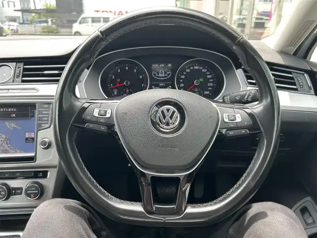 フォルクスワーゲン パサート ヴァリアント TSI Rライン 新潟県 2016(平28)年 14.8万km オリックスホワイトパールエフェクト バックカメラ/クルーズコントロール追従走行/ETC/プッシュスタート/ウィンカーミラー/アイドリングストップ/フルセグテレビ/メモリナビ/オートライト/電動格納ミラー