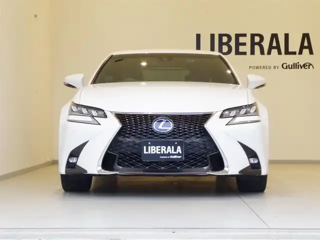 レクサス ＧＳ 300h Fスポーツ 岐阜県 2016(平28)年 4.2万km ホワイトノーヴァガラスフレーク ワンオーナー/純正メモリナビ/【フルセグTV/USB/Bluetooth】/バックカメラ/プリクラッシュセーフティー/レーダークルーズコントロール/レーンキーピングアシスト/ヒルスタートアシストコントロール/車両接近通報装置/クリアランスソナー/レクサスクライメントコンシェルジュ/本革シート/パワーシート/前席シートヒーター/前席シートベンチレーター/ステアリングヒーター/純正19インチアルミホイール/三眼フルLEDヘッドライト/オートLEDライト/オートマチックハイビーム/ビークルスタビリティコントロール/イモビライザー/ビルトインETC2.0/ドライブレコーダー(CSD-500EHR)/純正フロアマット/カーテンエアバッグ/プッシュスタート/スマートキー/スマートカードキー/スペアキー/取扱説明書/保証書