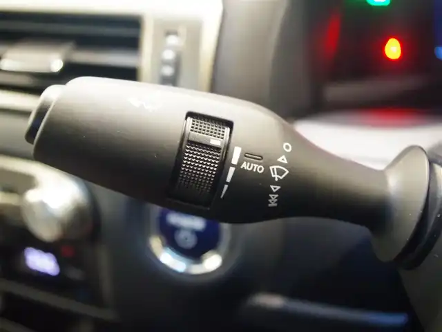 レクサス ＧＳ 300h Fスポーツ 岐阜県 2016(平28)年 4.2万km ホワイトノーヴァガラスフレーク ワンオーナー/純正メモリナビ/【フルセグTV/USB/Bluetooth】/バックカメラ/プリクラッシュセーフティー/レーダークルーズコントロール/レーンキーピングアシスト/ヒルスタートアシストコントロール/車両接近通報装置/クリアランスソナー/レクサスクライメントコンシェルジュ/本革シート/パワーシート/前席シートヒーター/前席シートベンチレーター/ステアリングヒーター/純正19インチアルミホイール/三眼フルLEDヘッドライト/オートLEDライト/オートマチックハイビーム/ビークルスタビリティコントロール/イモビライザー/ビルトインETC2.0/ドライブレコーダー(CSD-500EHR)/純正フロアマット/カーテンエアバッグ/プッシュスタート/スマートキー/スマートカードキー/スペアキー/取扱説明書/保証書