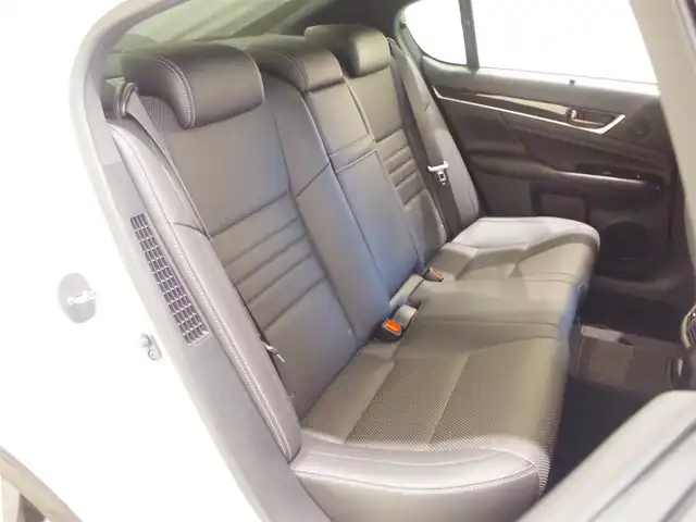 レクサス ＧＳ 300h Fスポーツ 岐阜県 2016(平28)年 4.2万km ホワイトノーヴァガラスフレーク ワンオーナー/純正メモリナビ/【フルセグTV/USB/Bluetooth】/バックカメラ/プリクラッシュセーフティー/レーダークルーズコントロール/レーンキーピングアシスト/ヒルスタートアシストコントロール/車両接近通報装置/クリアランスソナー/レクサスクライメントコンシェルジュ/本革シート/パワーシート/前席シートヒーター/前席シートベンチレーター/ステアリングヒーター/純正19インチアルミホイール/三眼フルLEDヘッドライト/オートLEDライト/オートマチックハイビーム/ビークルスタビリティコントロール/イモビライザー/ビルトインETC2.0/ドライブレコーダー(CSD-500EHR)/純正フロアマット/カーテンエアバッグ/プッシュスタート/スマートキー/スマートカードキー/スペアキー/取扱説明書/保証書