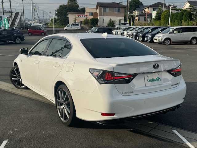 レクサス ＧＳ 300h Fスポーツ 静岡県 2016(平28)年 4.2万km ホワイトノーヴァガラスフレーク ●純正12.3インチナビ/(フルセグ/CD/DVD/Bluetooth/AUX)/●レザーシート/●前席パワーシート(運転席シートメモリ付き)/●前席シートヒーター＆エアシート/●バックカメラ/●レーダークルーズコントロール/●ブラインドスポットモニター/●衝突被害軽減システム/●レーンキープアシスト/●前後コーナーセンサー/●電動パーキングブレーキ/●オートブレーキホールド/●三眼LEDライト＆フォグランプ/●オートライト/●オートマチックハイビーム/●革巻きステアリング/●ステアリングスイッチ/●ステアリングヒーター/●ETC2.0/●前方ドライブレコーダー/●電動リアサンシェード/●電動リアゲート/●ドアバイザー/●スマートキー/●プッシュスタート/●純正フロアマット/●純正19インチアルミホイール/●W＋サイド＋カーテンSRS＋ABS/●保証書/●取扱説明書