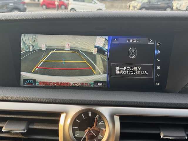 レクサス ＧＳ 300h Fスポーツ 静岡県 2016(平28)年 4.2万km ホワイトノーヴァガラスフレーク ●純正12.3インチナビ/(フルセグ/CD/DVD/Bluetooth/AUX)/●レザーシート/●前席パワーシート(運転席シートメモリ付き)/●前席シートヒーター＆エアシート/●バックカメラ/●レーダークルーズコントロール/●ブラインドスポットモニター/●衝突被害軽減システム/●レーンキープアシスト/●前後コーナーセンサー/●電動パーキングブレーキ/●オートブレーキホールド/●三眼LEDライト＆フォグランプ/●オートライト/●オートマチックハイビーム/●革巻きステアリング/●ステアリングスイッチ/●ステアリングヒーター/●ETC2.0/●前方ドライブレコーダー/●電動リアサンシェード/●電動リアゲート/●ドアバイザー/●スマートキー/●プッシュスタート/●純正フロアマット/●純正19インチアルミホイール/●W＋サイド＋カーテンSRS＋ABS/●保証書/●取扱説明書