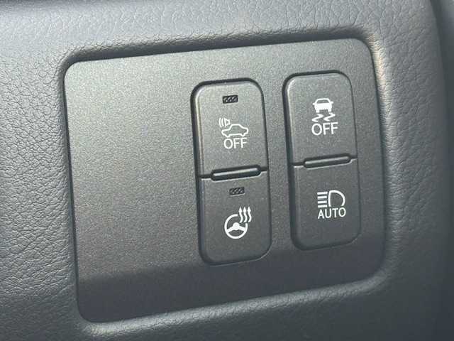 レクサス ＧＳ 300h Fスポーツ 静岡県 2016(平28)年 4.2万km ホワイトノーヴァガラスフレーク ●純正12.3インチナビ/(フルセグ/CD/DVD/Bluetooth/AUX)/●レザーシート/●前席パワーシート(運転席シートメモリ付き)/●前席シートヒーター＆エアシート/●バックカメラ/●レーダークルーズコントロール/●ブラインドスポットモニター/●衝突被害軽減システム/●レーンキープアシスト/●前後コーナーセンサー/●電動パーキングブレーキ/●オートブレーキホールド/●三眼LEDライト＆フォグランプ/●オートライト/●オートマチックハイビーム/●革巻きステアリング/●ステアリングスイッチ/●ステアリングヒーター/●ETC2.0/●前方ドライブレコーダー/●電動リアサンシェード/●電動リアゲート/●ドアバイザー/●スマートキー/●プッシュスタート/●純正フロアマット/●純正19インチアルミホイール/●W＋サイド＋カーテンSRS＋ABS/●保証書/●取扱説明書