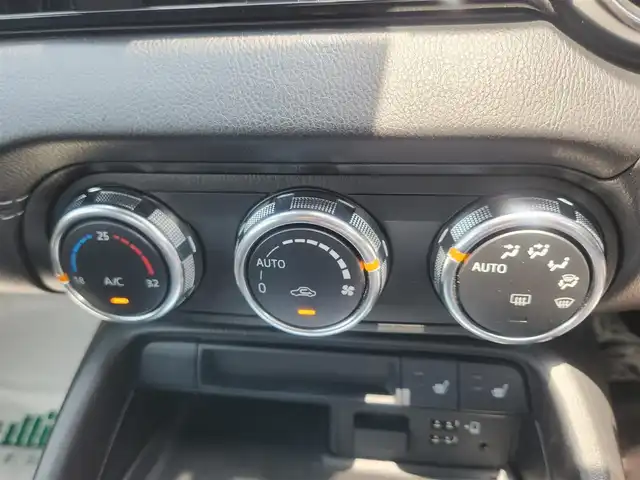 マツダ ロードスター ネイビー トップ 宮城県 2022(令4)年 3.6万km マシーングレープレミアムM 6MT/純正ナビ(Bluetooth/CD/DVD)/フルセグTV/クルーズコントロール/パーキングセンサー/セーフティパッケージ/・アダプティブLEDヘッドランプ/・ドライバーアテンションアラート/・交通標識認識システム/i-ACTIVSENSE/・ブラインドスポットモニタリング/・車線逸脱警報システム/・アドバンストスマートシティブレーキサポート/・スマートシティブレーキサポート(後退時)/本革巻きステアリング/ステアリングスイッチ/ブラック革シート/両席シートヒーター/純正16インチアルミホイール/アドバンストキーレスエントリーシステム/禁煙車
