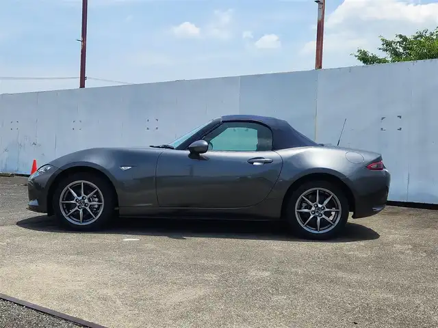 マツダ ロードスター ネイビー トップ 宮城県 2022(令4)年 3.6万km マシーングレープレミアムM 6MT/純正ナビ(Bluetooth/CD/DVD)/フルセグTV/クルーズコントロール/パーキングセンサー/セーフティパッケージ/・アダプティブLEDヘッドランプ/・ドライバーアテンションアラート/・交通標識認識システム/i-ACTIVSENSE/・ブラインドスポットモニタリング/・車線逸脱警報システム/・アドバンストスマートシティブレーキサポート/・スマートシティブレーキサポート(後退時)/本革巻きステアリング/ステアリングスイッチ/ブラック革シート/両席シートヒーター/純正16インチアルミホイール/アドバンストキーレスエントリーシステム/禁煙車