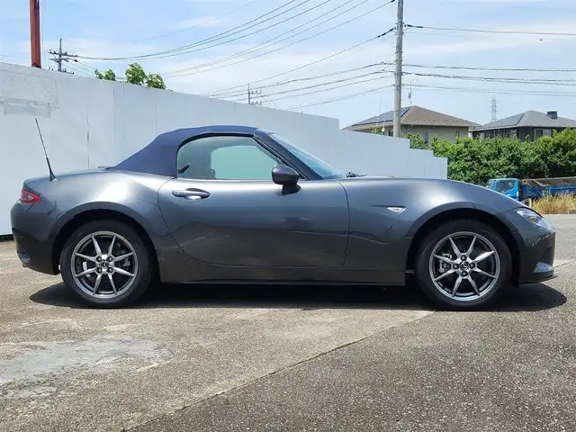 マツダ ロードスター ネイビー トップ 宮城県 2022(令4)年 3.6万km マシーングレープレミアムM 6MT/純正ナビ(Bluetooth/CD/DVD)/フルセグTV/クルーズコントロール/パーキングセンサー/セーフティパッケージ/・アダプティブLEDヘッドランプ/・ドライバーアテンションアラート/・交通標識認識システム/i-ACTIVSENSE/・ブラインドスポットモニタリング/・車線逸脱警報システム/・アドバンストスマートシティブレーキサポート/・スマートシティブレーキサポート(後退時)/本革巻きステアリング/ステアリングスイッチ/ブラック革シート/両席シートヒーター/純正16インチアルミホイール/アドバンストキーレスエントリーシステム/禁煙車