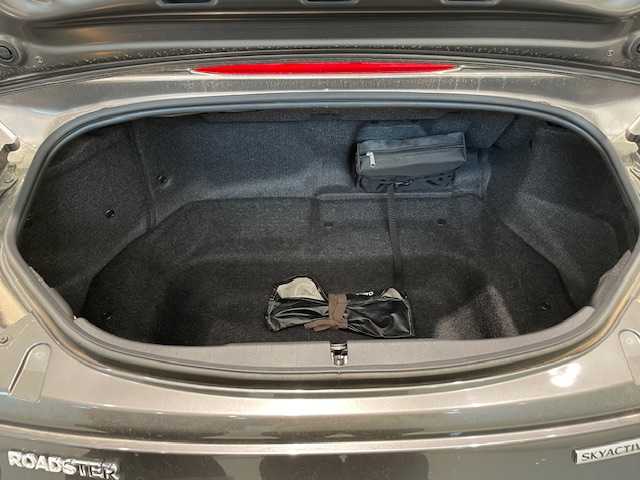 マツダ ロードスター ネイビー トップ 宮城県 2022(令4)年 3.6万km マシーングレープレミアムM 6速MT車/BOSEサウンドシステム/純正SDナビ/フルセグTV/Bluetooth/AUX/CD/DVD/USB入力端子/ETC/コーナーセンサー/衝突被害軽減システム/クルーズコントロール/レーンキープアシスト/プッシュスタート/レザー本革/シートヒーター/オートライト/LEDヘッドライト/純正アルミホイール/純正フロアマット/純正ドライブレコーダー/ETC/横滑り防止装置/アンチロックブレーキシステム