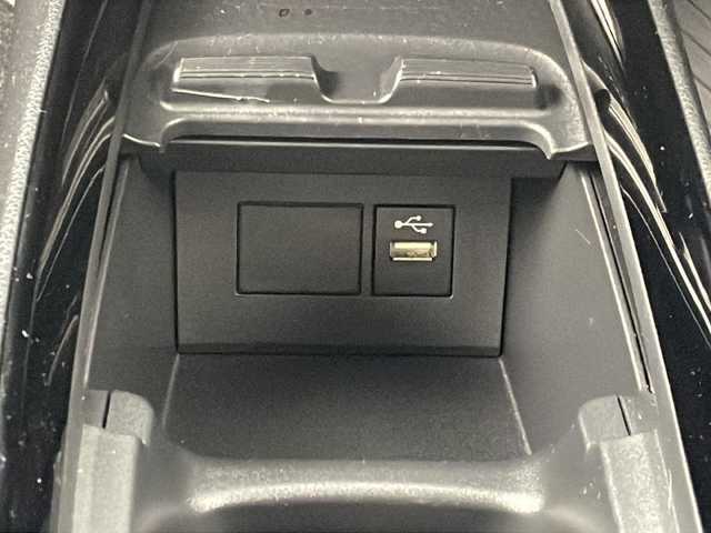 トヨタ アクア G 岐阜県 2022(令4)年 2万km プラチナホワイトパールマイカ トヨタセーフティセンス/レーンキープアシスト/プリクラッシュセーフティ/クリアランスソナー/パーキングサポートブレーキ/オートマチックハイビーム/純正ディスプレイオーディオ/Bluetooth/USB/全方位カメラ/１００V電源/スマートキー/プッシュスタート/スペアキー/純正フロアマット/社外ドアバイザー/LEDヘッドライト/ETC