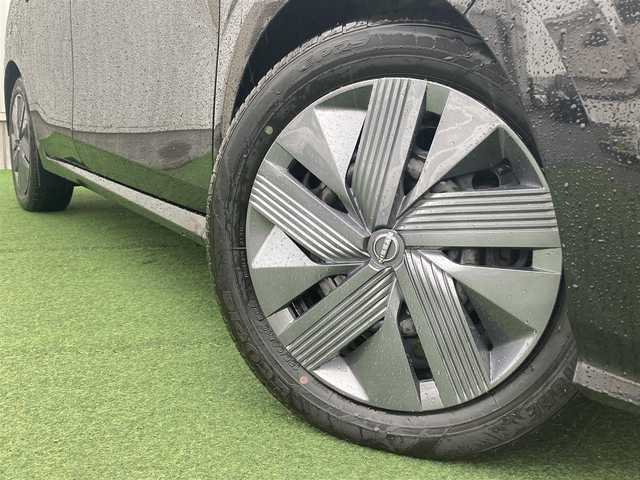 日産 ノート 香川県 2021(令3)年 3.4万km 黒 電動格納ウィンカーミラー/エマージェンシーブレーキ/オートライト/バックカメラ/７インチナビ/フルセグTV/オートライト/ドライブレコーダー/社外フロアマット/横滑り防止装置/Bluetooth/コーナーセンサー/プッシュスタート/ETC