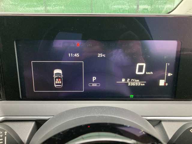 日産 ノート 香川県 2021(令3)年 3.4万km 黒 電動格納ウィンカーミラー/エマージェンシーブレーキ/オートライト/バックカメラ/７インチナビ/フルセグTV/オートライト/ドライブレコーダー/社外フロアマット/横滑り防止装置/Bluetooth/コーナーセンサー/プッシュスタート/ETC