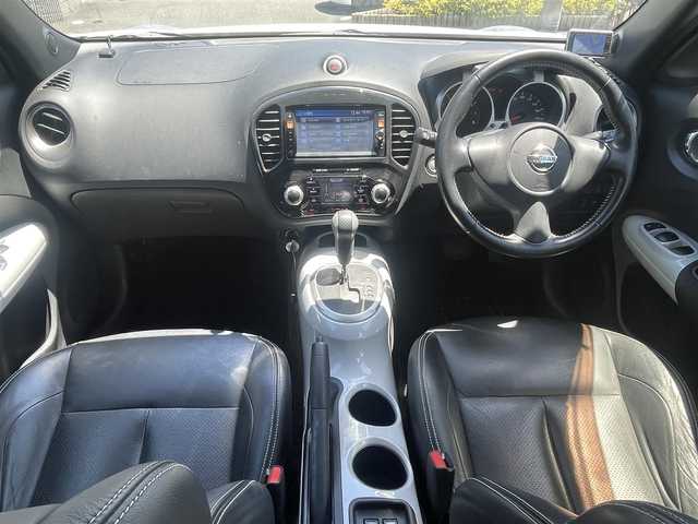 日産 ジューク 16GT FOUR プレミアムホワイト 大阪府 2012(平24)年 8.1万km ブリリアントホワイトパール ブーストモード搭載/純正ナビ/-Bluetooth/フルセグTV/CD/DVD/FM/AM/レーダー探知機/パートタイム４WD/ETC/プッシュスタート/スマートキー/横滑り防止機能