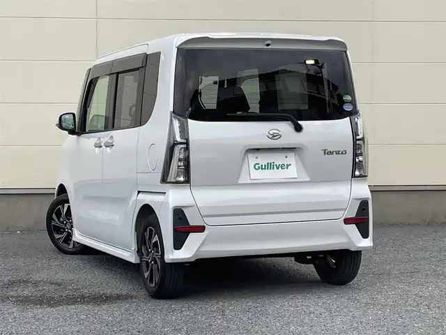 ダイハツ タント カスタム X 茨城県 2020(令2)年 7.5万km シャイニングホワイトパール 純正ナビ/・フルセグTV/・Bluetooth接続/・DVD再生機能/バックカメラ/両側パワースライド/前方ドライブレコーダー/ビルトインETC/LEDオートライト/コーナーセンサー/純正アルミホイール/純正フロアマット/ハーフレザーシート