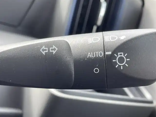 ダイハツ タント カスタム X 茨城県 2020(令2)年 7.5万km シャイニングホワイトパール 純正ナビ/・フルセグTV/・Bluetooth接続/・DVD再生機能/バックカメラ/両側パワースライド/前方ドライブレコーダー/ビルトインETC/LEDオートライト/コーナーセンサー/純正アルミホイール/純正フロアマット/ハーフレザーシート