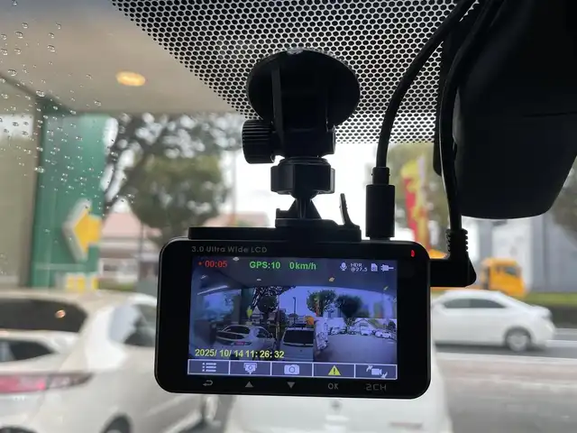 トヨタ ヴェルファイア Z Gエディション 静岡県 2020(令2)年 6.4万km ブラック １オーナー　/トヨタセーフティセンス　（LTA/PKSB/PCS/RSA）/ACC　/クリアランスソナー　/両側パワスラ/パワーリアゲート /純正ナビ　/地デジ　/Ｂカメラ　/純正後席モニター　/レザーシート/運転席メモリー付きPWシート/ＰＷシート　/シートヒーター　　/エアシート　/三眼ＬＥＤライト/オートハイビーム/ステアリングスイッチ /ウッドコンビステアリング /木目調パネル/純正18インチAW/社外前後ドラレコ /スマートキー /スペアキー /保証書/取説