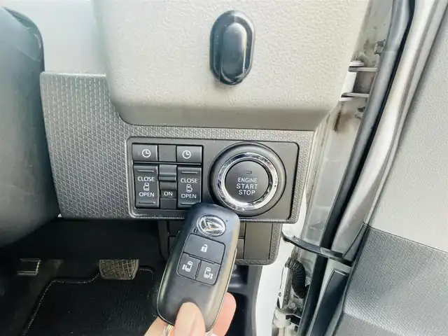 ダイハツ タント カスタム X 岡山県 2019(令1)年 11.4万km シャイニングホワイトパール (株)IDOMが運営する【じしゃロン岡山店】の自社ローン専用車両になります。こちらは現金またはオートローンご利用時の価格です。自社ローンご希望の方は別途その旨お申付け下さい/・純正ナビゲーション/・全方位カメラ/・両側電動スライドドア