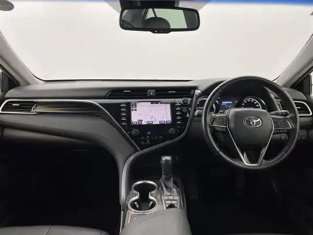 トヨタ カムリ G レザーパッケージ 群馬県 2017(平29)年 6.9万km プラチナホワイトパールマイカ ＴＲＤエアロ　純正８インチナビ　バックカメラ　ブラインドスポットモニター　インテリジェントクリアランスソナー　ビルトインＥＴＣ　衝突被害軽減ブレーキ　車線逸脱警報　プッシュスタート　スマートキー　禁煙
