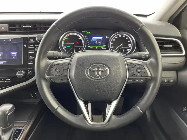 トヨタ カムリ G レザーパッケージ 群馬県 2017(平29)年 6.9万km プラチナホワイトパールマイカ ＴＲＤエアロ　純正８インチナビ　バックカメラ　ブラインドスポットモニター　インテリジェントクリアランスソナー　ビルトインＥＴＣ　衝突被害軽減ブレーキ　車線逸脱警報　プッシュスタート　スマートキー　禁煙