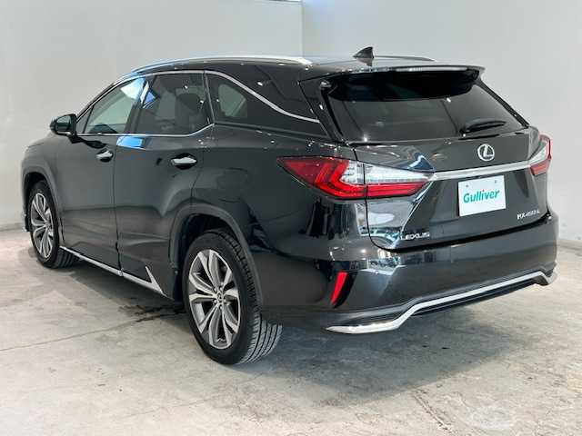 レクサス ＲＸ 450hL 宮城県 2018(平30)年 5.6万km グラファイトブラックガラスフレーク 4WD/サンルーフ/リヤシートエンターテインメントシステム/純正ナビ/パノラミックビューモニター/Bluetooth/CD/DVD/フルセグTV/レクサスセーフティシステム＋/・プリクラッシュセーフティ/・レーントレーシングアシスト/・オートマチックハイビーム/・レーダークルーズコントロール/・ロードサインアシスト/ヘッドアップディスプレイ/ブランドスポットモニター/ブレーキホールド/クリアランスソナー/EVモード/リヤクロストラフィックアラート/100V充電/電動リアゲート/ステアリングヒーター/本革レザーシート/シートメモリー/エアーシート/シートヒーター/パワーシート/LEDヘッドライト/フォグランプ/オートライト/純正ビルトインETC2.0/純正ドライブレコーダー/純正アルミホイール/純正フロアマット/HDMI