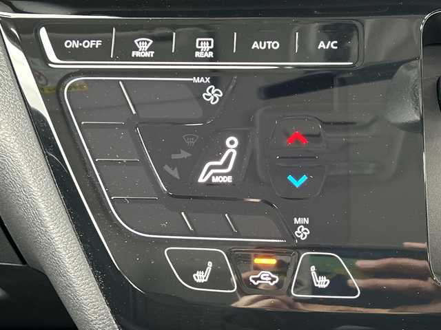 三菱 デリカミニ T プレミアム 愛知県 2025(令7)年 0.1千km 緑Ⅱ 未使用車/純正9型ディスプレイオーディオ/・Bluetooth/・AppleCarPlay/・AndroidAuto/アラウンドビューモニター/デジタルインナーミラー/両側パワースライドドア/シートヒーター/ステアリングヒーター/追従クルコン/衝突軽減/コーナーセンサー/レーンキープ/オートマチックハイビーム/ルーフレール/スペアキー/サイドデカール