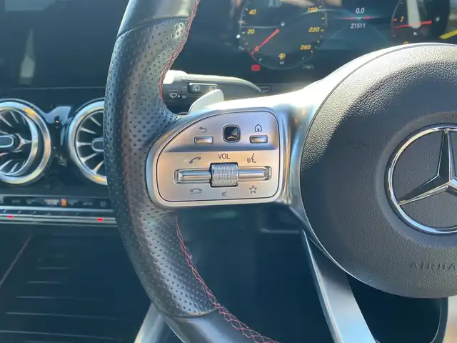 メルセデス・ベンツ ＧＬＡ２００ｄ 4マチック AMGライン 福岡県 2021(令3)年 2.2万km デジタルホワイト ・アダプティブクルーズコントロール/・純正ナビ/BT/USB/carplay/・ハーフレザーシート/シートヒーター/・全方位カメラ/・ドライブレコーダー/・フルセグ/・ETC/・純正19AW/・保証書/・取扱説明書/・スペアキー/・ワイヤレス充電/LEDライト