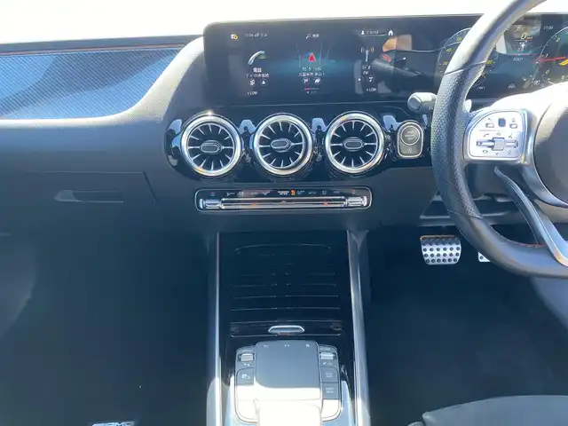 メルセデス・ベンツ ＧＬＡ２００ｄ 4マチック AMGライン 福岡県 2021(令3)年 2.2万km デジタルホワイト ・アダプティブクルーズコントロール/・純正ナビ/BT/USB/carplay/・ハーフレザーシート/シートヒーター/・全方位カメラ/・ドライブレコーダー/・フルセグ/・ETC/・純正19AW/・保証書/・取扱説明書/・スペアキー/・ワイヤレス充電/LEDライト