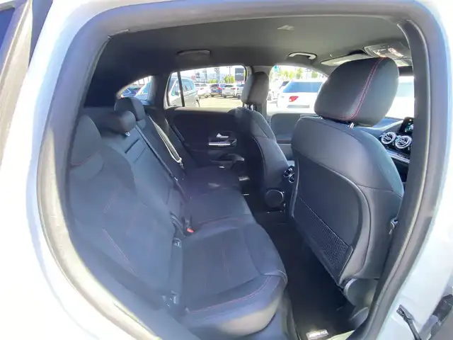 メルセデス・ベンツ ＧＬＡ２００ｄ 4マチック AMGライン 福岡県 2021(令3)年 2.2万km デジタルホワイト ・アダプティブクルーズコントロール/・純正ナビ/BT/USB/carplay/・ハーフレザーシート/シートヒーター/・全方位カメラ/・ドライブレコーダー/・フルセグ/・ETC/・純正19AW/・保証書/・取扱説明書/・スペアキー/・ワイヤレス充電/LEDライト