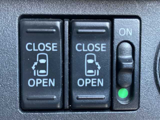 ダイハツ ウェイク G ターボ リミテッド SAⅢ 神奈川県 2019(平31)年 4万km パールホワイトⅢ /オフビートカーキM 純正ナビ（NSZN-X69D）/フルセグ/Bluetooth/CD/DVD/HDMI/USB/両側パワースライドドア　/全方位カメラ　/コーナーセンサー　/ETC/ドライブレコーダー　/LEDヘッドライト　/オートマチックハイビーム　/フォグライト　/スマートキー/プッシュスタート/純正アルミホイール　/純正フロアマット/ドアバイザー/電動格納ミラー/ABS/横滑り防止装置/衝突被害軽減システム