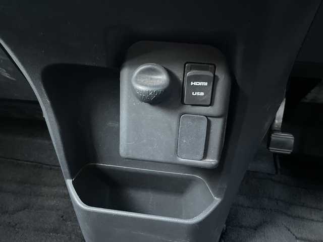 ダイハツ ウェイク G ターボ リミテッド SAⅢ 神奈川県 2019(平31)年 4万km パールホワイトⅢ /オフビートカーキM 純正ナビ（NSZN-X69D）/フルセグ/Bluetooth/CD/DVD/HDMI/USB/両側パワースライドドア　/全方位カメラ　/コーナーセンサー　/ETC/ドライブレコーダー　/LEDヘッドライト　/オートマチックハイビーム　/フォグライト　/スマートキー/プッシュスタート/純正アルミホイール　/純正フロアマット/ドアバイザー/電動格納ミラー/ABS/横滑り防止装置/衝突被害軽減システム