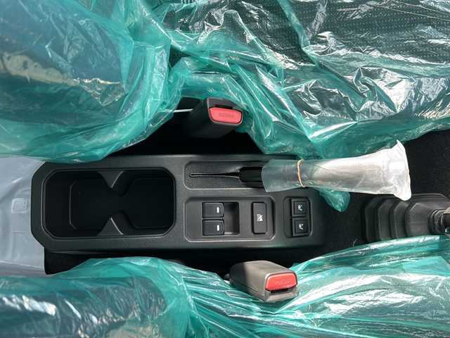 スズキ ジムニー ノマド FC 秋田県 2025(令7)年 0.1千km 紺 4WD/クルーズコントロール/前席シートヒーター/スズキセーフティ/純正15インチAW