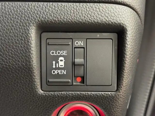 ホンダ Ｎ ＢＯＸ カスタム G L ホンダセンシング 群馬県 2018(平30)年 3.7万km プレミアムベルベットパープル・パール ホンダセンシング/・衝突軽減ブレーキ/・レーンキープアシスト/・横滑り防止/・クルーズコントロール/・リアコーナーセンサー/・オートライト/純正７インチナビ/・AM/FM/フルセグTV/・CD/DVD/USB/・Bluetooth/SD/片側電動スライドドア/バックカメラ/LEDヘッドライト/LEDフォグランプ/ETC/純正フロアマット/純正ドアバイザー/純正14インチアルミホイール/プッシュスタート/スマートキー