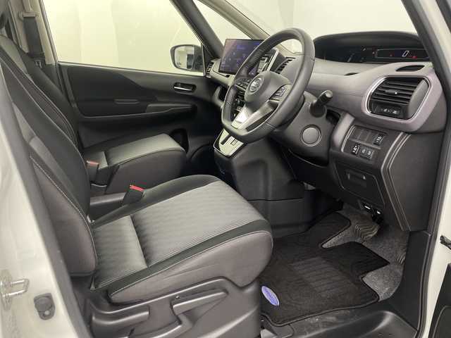 日産 セレナ ハイウェイスター V 埼玉県 2021(令3)年 2.3万km ブリリアントホワイトパール 社外9型SDナビ/（BT/フルTV/DVD/CD/AM/FM）/アラウンドビューモニター/プロパイロット/両側パワースライドドア/デジタルインナーミラー/ビルトインETC/ブラインドスポットモニター/ハンズフリーオートスライドドア/コーナーセンサー前後/ロールサンシェード/純正アルミホイール/LEDヘッドライト/オートハイビーム