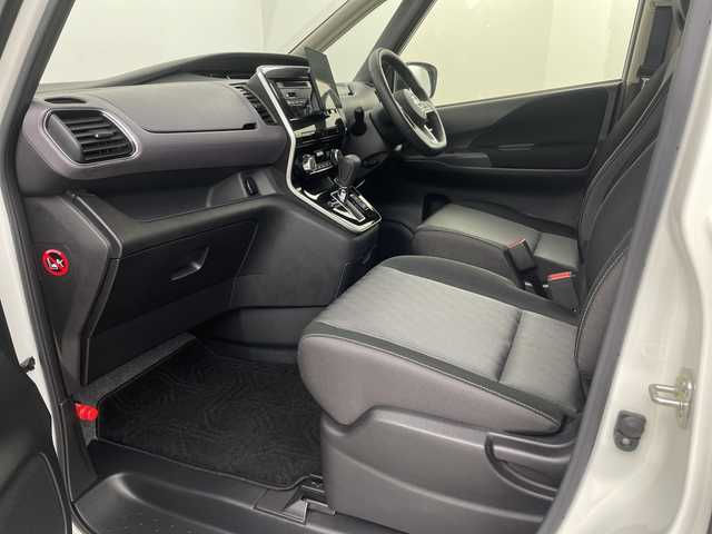 日産 セレナ ハイウェイスター V 埼玉県 2021(令3)年 2.3万km ブリリアントホワイトパール 社外9型SDナビ/（BT/フルTV/DVD/CD/AM/FM）/アラウンドビューモニター/プロパイロット/両側パワースライドドア/デジタルインナーミラー/ビルトインETC/ブラインドスポットモニター/ハンズフリーオートスライドドア/コーナーセンサー前後/ロールサンシェード/純正アルミホイール/LEDヘッドライト/オートハイビーム