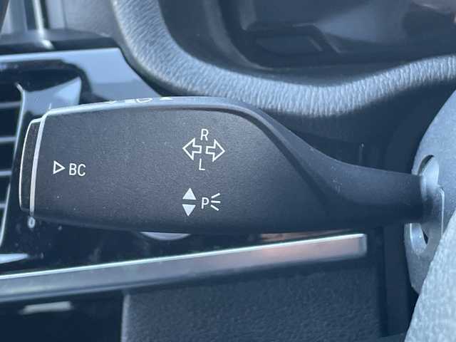 ＢＭＷ Ｘ３ xDrive20d Mスポーツ 愛知県 2015(平27)年 11.7万km アルピンホワイトⅢ /禁煙車//メーカーHDDナビ//BT/AUX/USB/フルセグTV/MUSICコレクション//バックカメラ//フロントカメラ//レーダー探知機//純正18インチアルミホイール//プッシュスタート//スマートキー//スペアスマートキー//パワーバックドア//ルーフレール//トノカバー//ハーフレザーシート//メモリー機能付きパワーシート//オートHIDヘッドライト//フォグランプ//革巻きステアリング//パドルシフト//ステアリングスイッチ//ステアリングチルト＆テレスコピック機構//クルーズコントロール//アイドリングストップ//インテリジェントセーフティー//リアデフォッガー//ダウンヒルアシストコントロール//横滑り防止装置//クリアランスソナー//各種運転モード(SPORT/ECOPRO)//ウィンカーミラー//バニティミラーランプ付バイザー//防眩機能付きルームミラー//Wエアバッグ＋サイド//カーテンエアバッグ//記録簿//保証書//取扱説明書