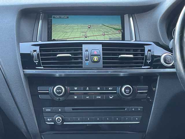 ＢＭＷ Ｘ３ xDrive20d Mスポーツ 愛知県 2015(平27)年 11.7万km アルピンホワイトⅢ /禁煙車//メーカーHDDナビ//BT/AUX/USB/フルセグTV/MUSICコレクション//バックカメラ//フロントカメラ//レーダー探知機//純正18インチアルミホイール//プッシュスタート//スマートキー//スペアスマートキー//パワーバックドア//ルーフレール//トノカバー//ハーフレザーシート//メモリー機能付きパワーシート//オートHIDヘッドライト//フォグランプ//革巻きステアリング//パドルシフト//ステアリングスイッチ//ステアリングチルト＆テレスコピック機構//クルーズコントロール//アイドリングストップ//インテリジェントセーフティー//リアデフォッガー//ダウンヒルアシストコントロール//横滑り防止装置//クリアランスソナー//各種運転モード(SPORT/ECOPRO)//ウィンカーミラー//バニティミラーランプ付バイザー//防眩機能付きルームミラー//Wエアバッグ＋サイド//カーテンエアバッグ//記録簿//保証書//取扱説明書