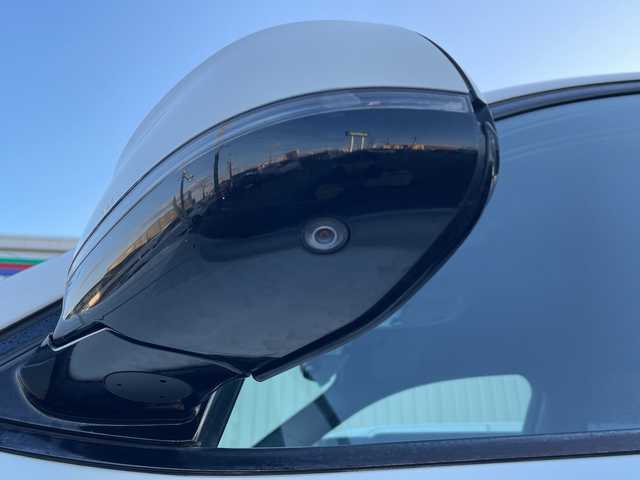 ＢＭＷ Ｘ３ xDrive20d Mスポーツ 愛知県 2015(平27)年 11.7万km アルピンホワイトⅢ /禁煙車//メーカーHDDナビ//BT/AUX/USB/フルセグTV/MUSICコレクション//バックカメラ//フロントカメラ//レーダー探知機//純正18インチアルミホイール//プッシュスタート//スマートキー//スペアスマートキー//パワーバックドア//ルーフレール//トノカバー//ハーフレザーシート//メモリー機能付きパワーシート//オートHIDヘッドライト//フォグランプ//革巻きステアリング//パドルシフト//ステアリングスイッチ//ステアリングチルト＆テレスコピック機構//クルーズコントロール//アイドリングストップ//インテリジェントセーフティー//リアデフォッガー//ダウンヒルアシストコントロール//横滑り防止装置//クリアランスソナー//各種運転モード(SPORT/ECOPRO)//ウィンカーミラー//バニティミラーランプ付バイザー//防眩機能付きルームミラー//Wエアバッグ＋サイド//カーテンエアバッグ//記録簿//保証書//取扱説明書