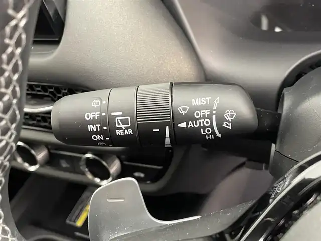 ホンダ ＺＲ－Ｖ ハイブリッド e:HEV Z ブラックスタイル 道央・札幌 2024(令6)年 1.6万km プラチナホワイトパール ・ワンオーナー/・純正メモリナビ/・BT/USB/AppleCarPlay/AndroidAuto/・アラウンドビューモニター/・ＢＯＳＥサウンド/・前後ドライブレコーダー/・ビルトインETC2.0/・ホンダセンシング/・衝突軽減ブレーキ/・横滑り防止装置/・アダプティブクルーズコントロール/・ブラインドスポットモニター/・踏み間違い防止機能/・前後コーナーセンサー/・アイドリングストップ/・ダウンヒルアシストコントロール/・レザーシート/・全席シートヒーター/・前席パワーシート/・ステアリングヒーター/・ワイヤレス充電/・パドルシフト/・LEDヘッドライト/・フォグ/・保証書・取扱説明書/・スペアキー