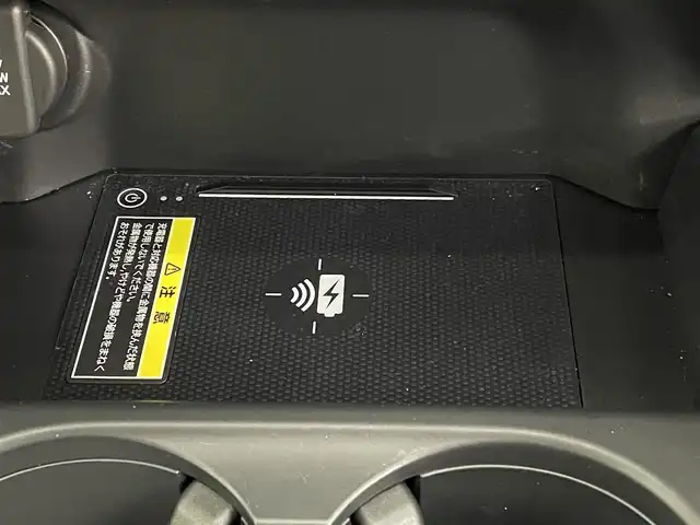 ホンダ ＺＲ－Ｖ ハイブリッド e:HEV Z ブラックスタイル 道央・札幌 2024(令6)年 1.6万km プラチナホワイトパール ・ワンオーナー/・純正メモリナビ/・BT/USB/AppleCarPlay/AndroidAuto/・アラウンドビューモニター/・ＢＯＳＥサウンド/・前後ドライブレコーダー/・ビルトインETC2.0/・ホンダセンシング/・衝突軽減ブレーキ/・横滑り防止装置/・アダプティブクルーズコントロール/・ブラインドスポットモニター/・踏み間違い防止機能/・前後コーナーセンサー/・アイドリングストップ/・ダウンヒルアシストコントロール/・レザーシート/・全席シートヒーター/・前席パワーシート/・ステアリングヒーター/・ワイヤレス充電/・パドルシフト/・LEDヘッドライト/・フォグ/・保証書・取扱説明書/・スペアキー