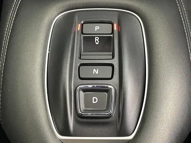 ホンダ ＺＲ－Ｖ ハイブリッド e:HEV Z ブラックスタイル 道央・札幌 2024(令6)年 1.6万km プラチナホワイトパール ・ワンオーナー/・純正メモリナビ/・BT/USB/AppleCarPlay/AndroidAuto/・アラウンドビューモニター/・ＢＯＳＥサウンド/・前後ドライブレコーダー/・ビルトインETC2.0/・ホンダセンシング/・衝突軽減ブレーキ/・横滑り防止装置/・アダプティブクルーズコントロール/・ブラインドスポットモニター/・踏み間違い防止機能/・前後コーナーセンサー/・アイドリングストップ/・ダウンヒルアシストコントロール/・レザーシート/・全席シートヒーター/・前席パワーシート/・ステアリングヒーター/・ワイヤレス充電/・パドルシフト/・LEDヘッドライト/・フォグ/・保証書・取扱説明書/・スペアキー